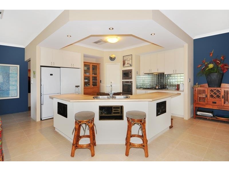 5 Dalona Parkway, Lakelands WA 6180