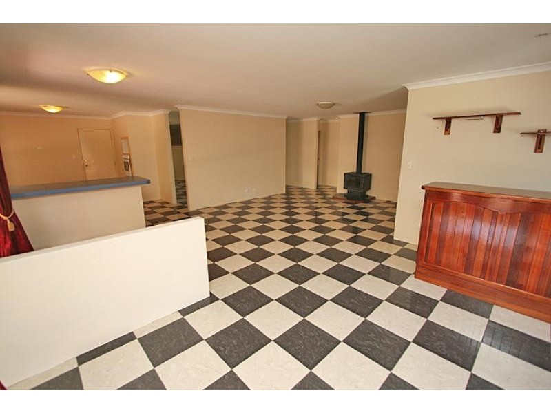 4 Selloa Court, Halls Head WA 6210