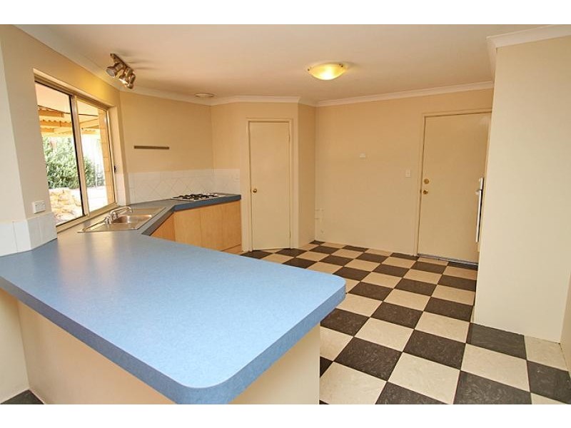 4 Selloa Court, Halls Head WA 6210