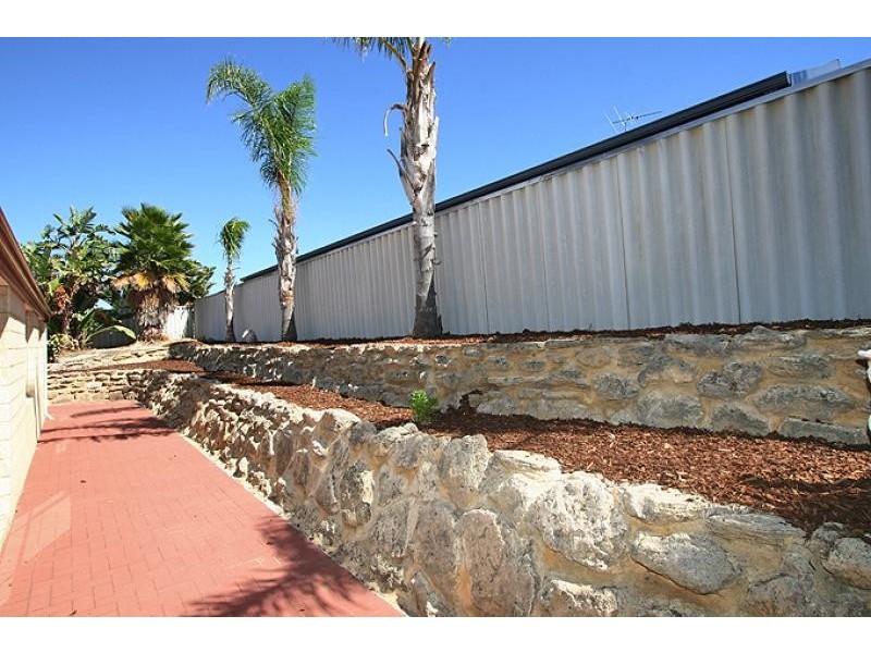 4 Selloa Court, Halls Head WA 6210