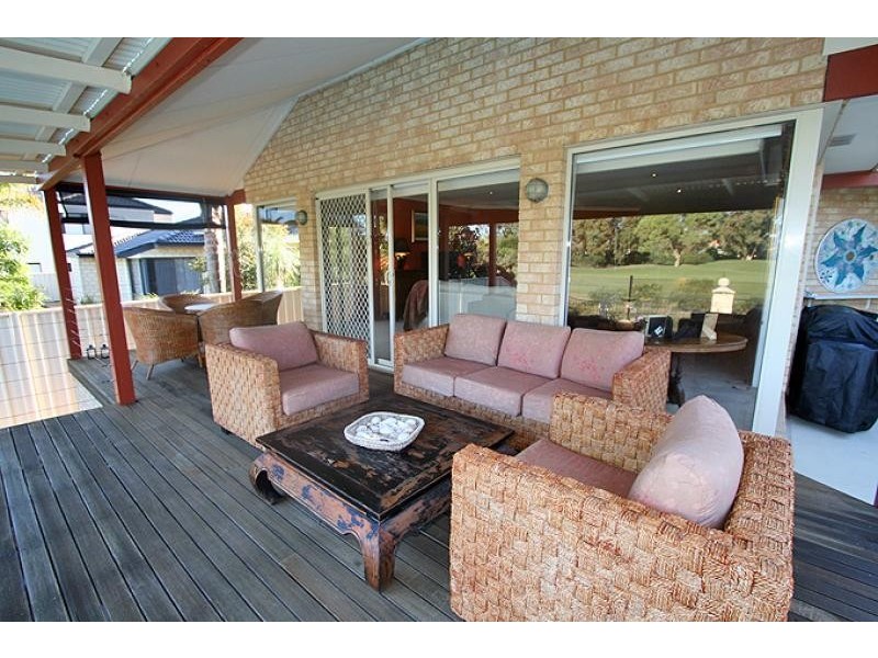 17 Fairborn Retreat, Meadow Springs WA 6210