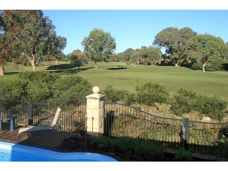 17 Fairborn Retreat, Meadow Springs WA 6210