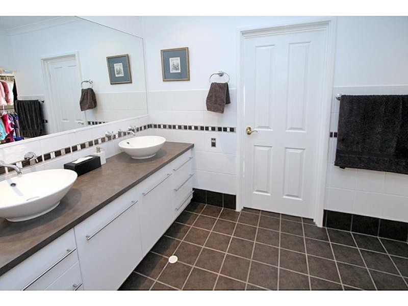 17 Fairborn Retreat, Meadow Springs WA 6210