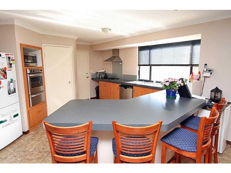 139 Peelwood Parade, Halls Head WA 6210