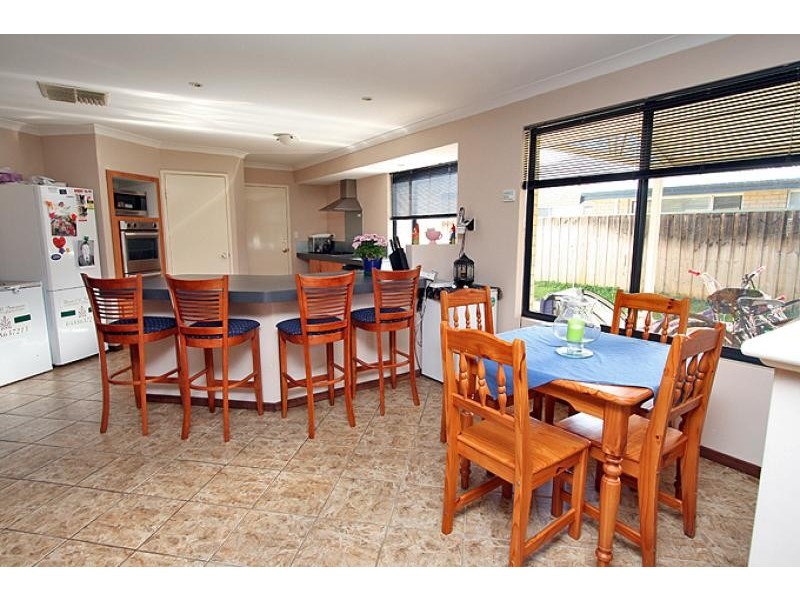 139 Peelwood Parade, Halls Head WA 6210