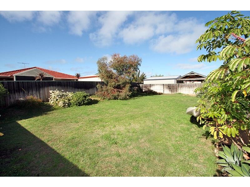 139 Peelwood Parade, Halls Head WA 6210