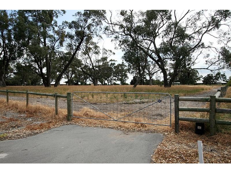 33 Thomasfield Place, Ravenswood WA 6208