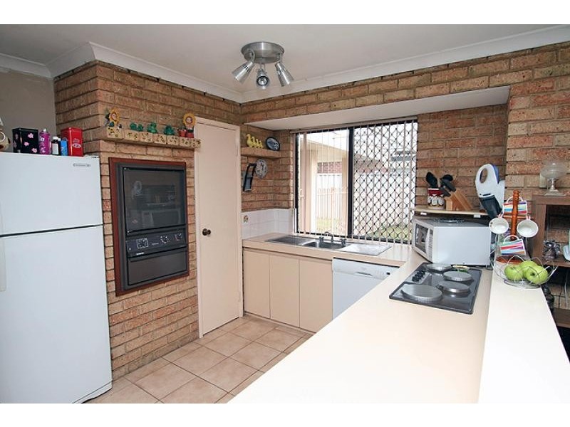 3 Yorrell Place, Halls Head WA 6210