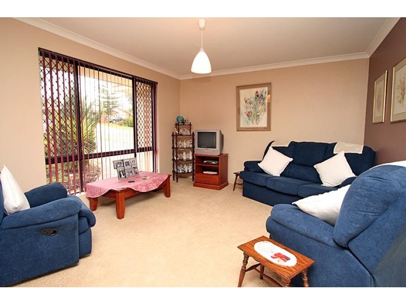3 Yorrell Place, Halls Head WA 6210