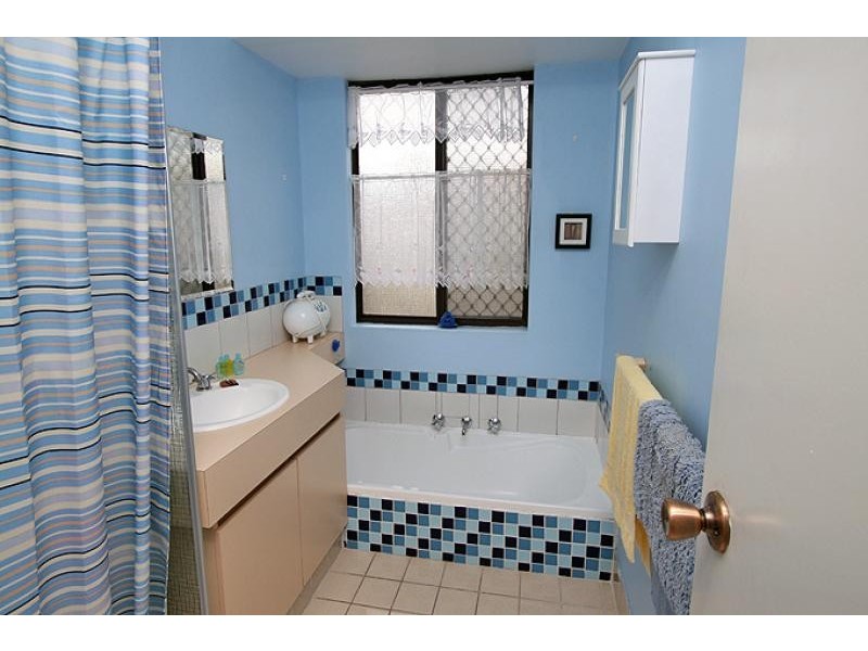 3 Yorrell Place, Halls Head WA 6210