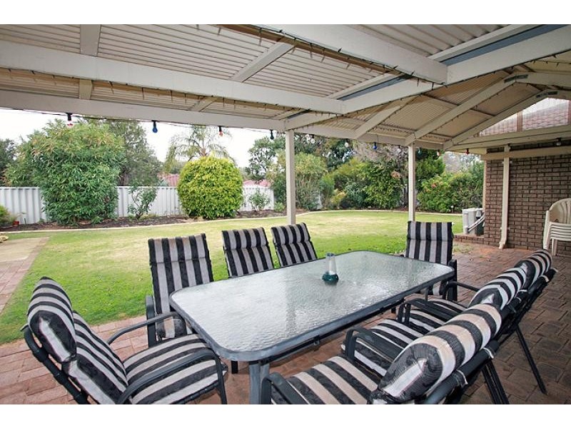 3 Yorrell Place, Halls Head WA 6210
