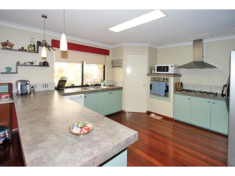 63 Templetonia Promenade, Halls Head WA 6210