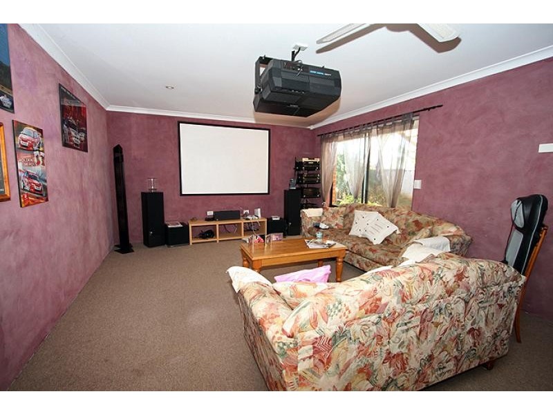 63 Templetonia Promenade, Halls Head WA 6210