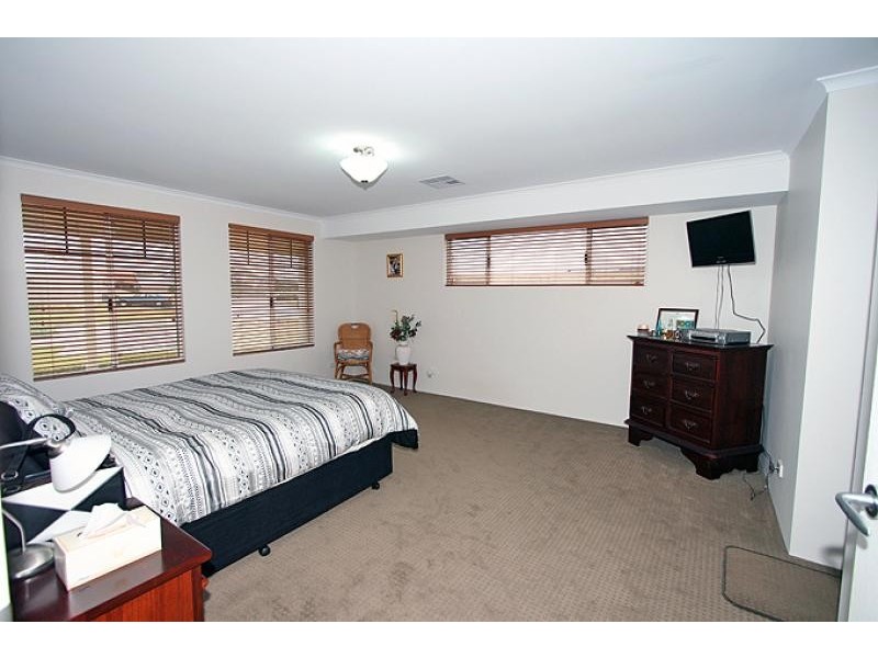 1 Harvest Chase, Madora Bay WA 6210