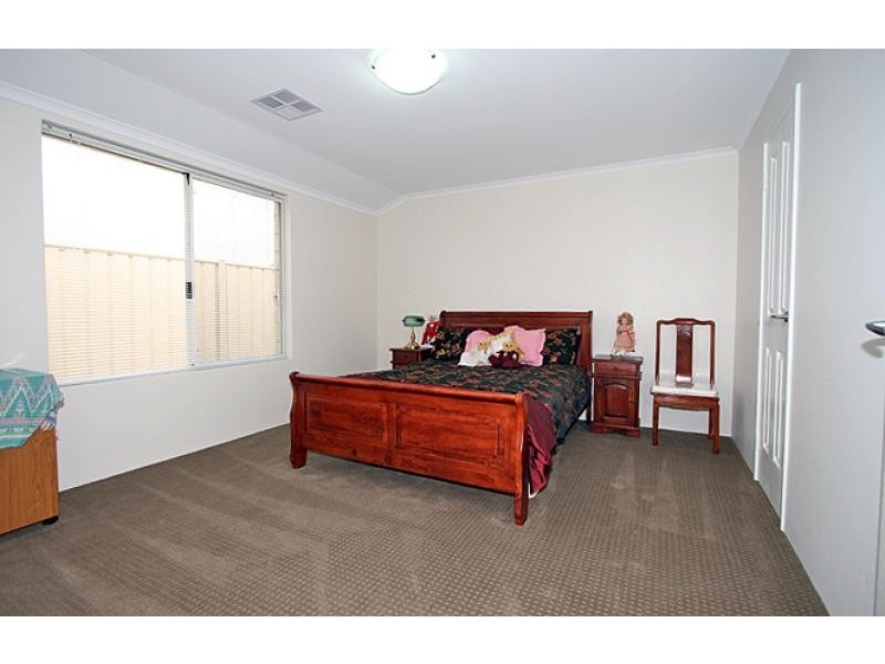 1 Harvest Chase, Madora Bay WA 6210
