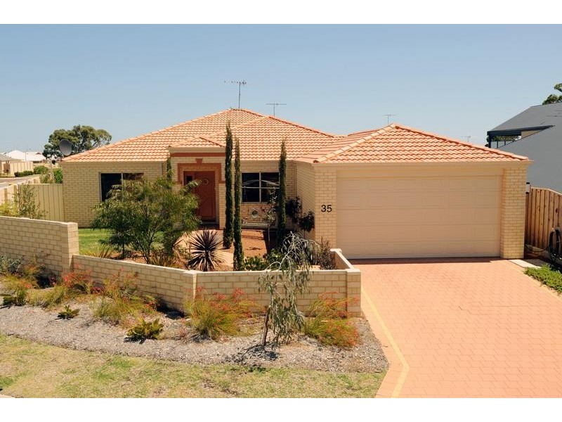 35 Tranquility Way, Halls Head WA 6210