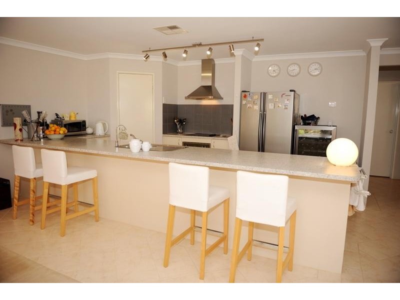 35 Tranquility Way, Halls Head WA 6210