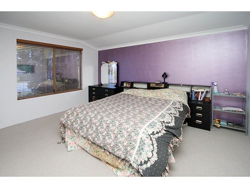 52 Floribunda Avenue, Halls Head WA 6210