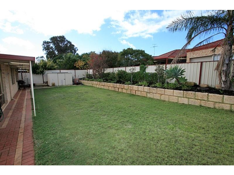 52 Floribunda Avenue, Halls Head WA 6210