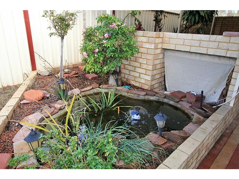 52 Floribunda Avenue, Halls Head WA 6210