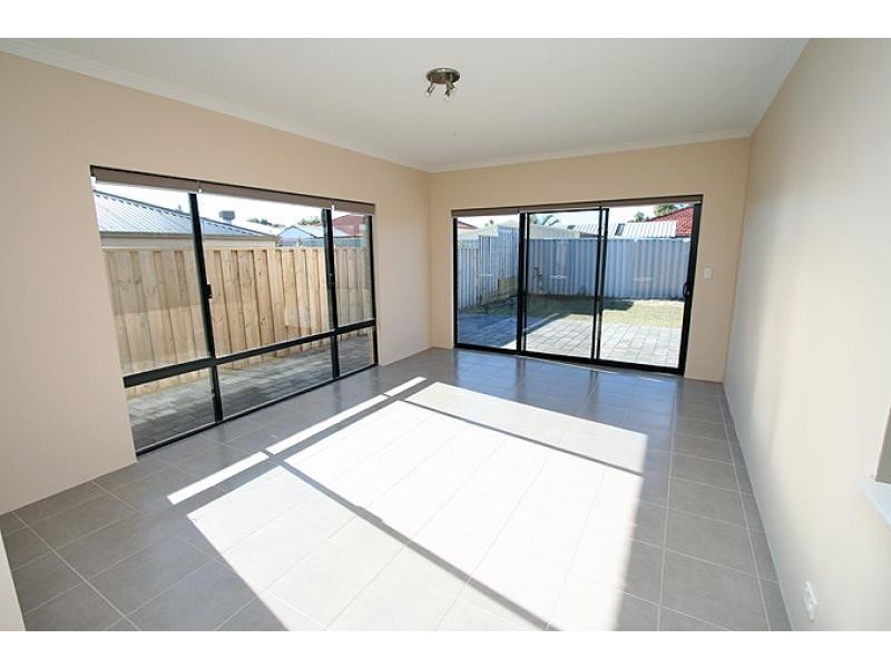 7 Scarab Court, Halls Head WA 6210