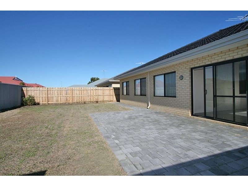 7 Scarab Court, Halls Head WA 6210