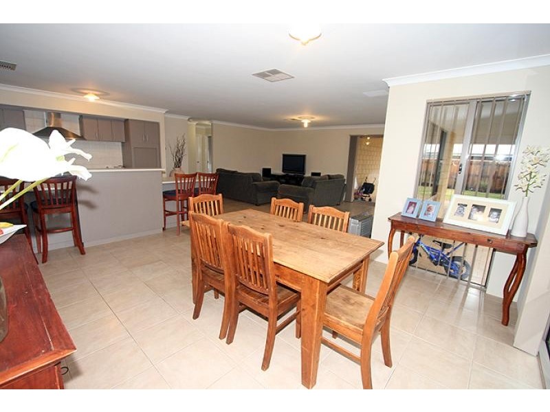 7 Tectona Way, Halls Head WA 6210