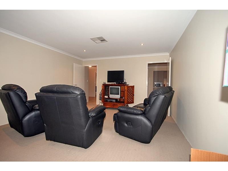 7 Tectona Way, Halls Head WA 6210