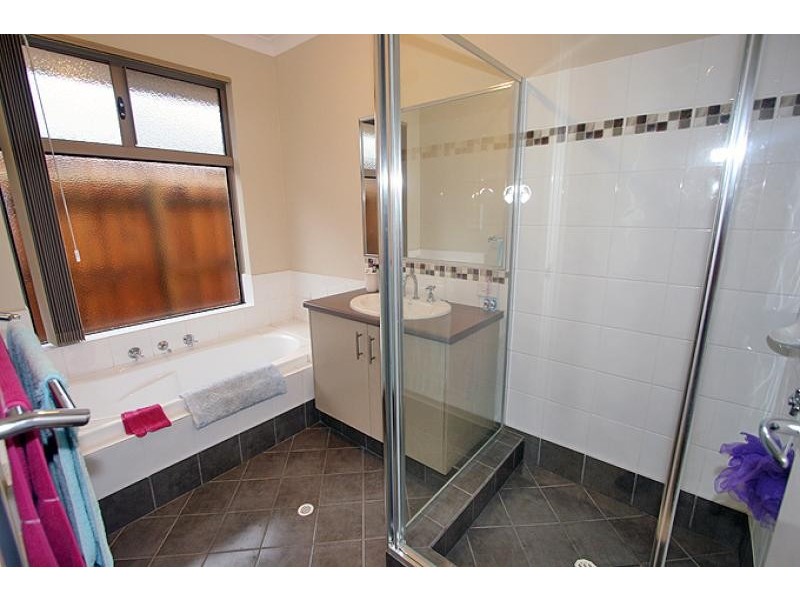 7 Tectona Way, Halls Head WA 6210