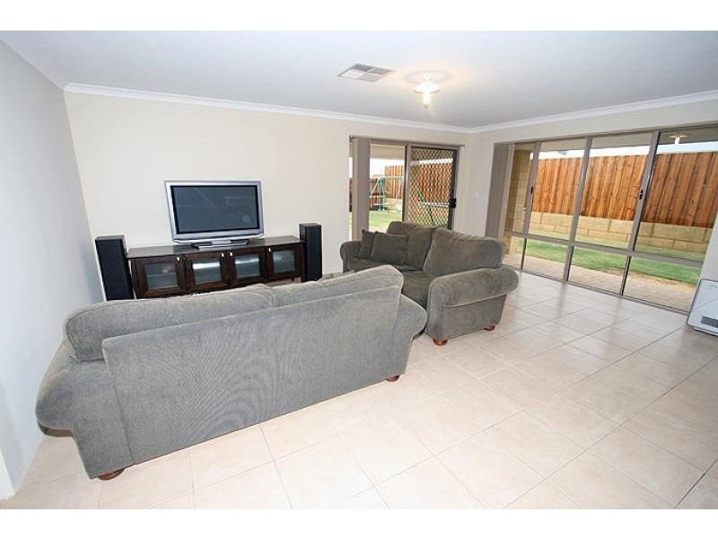7 Tectona Way, Halls Head WA 6210