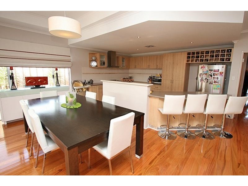 7 Drosera Turn, Halls Head WA 6210