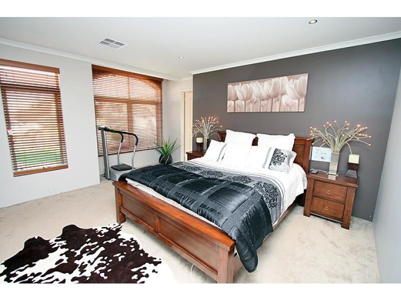 7 Drosera Turn, Halls Head WA 6210