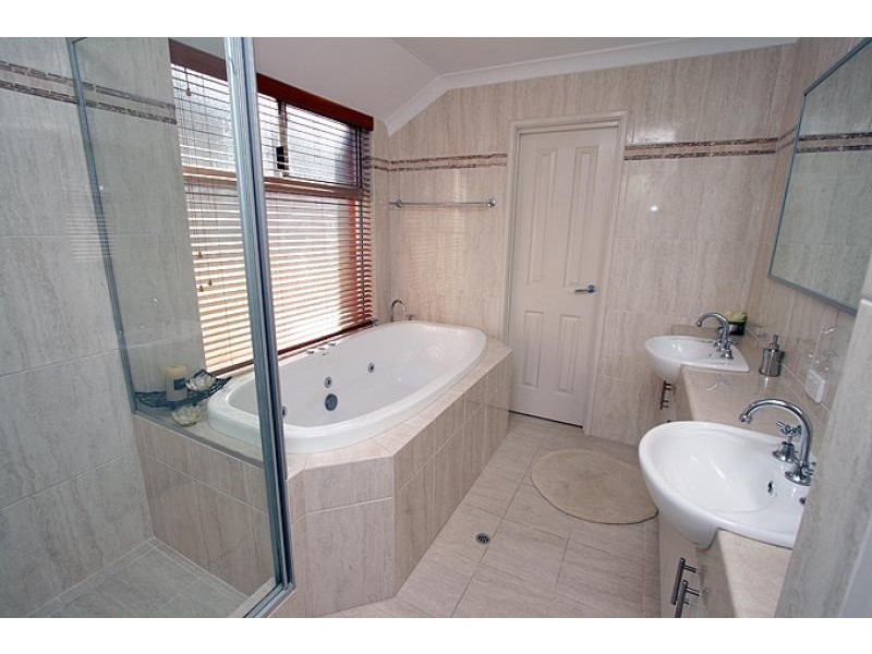 7 Drosera Turn, Halls Head WA 6210