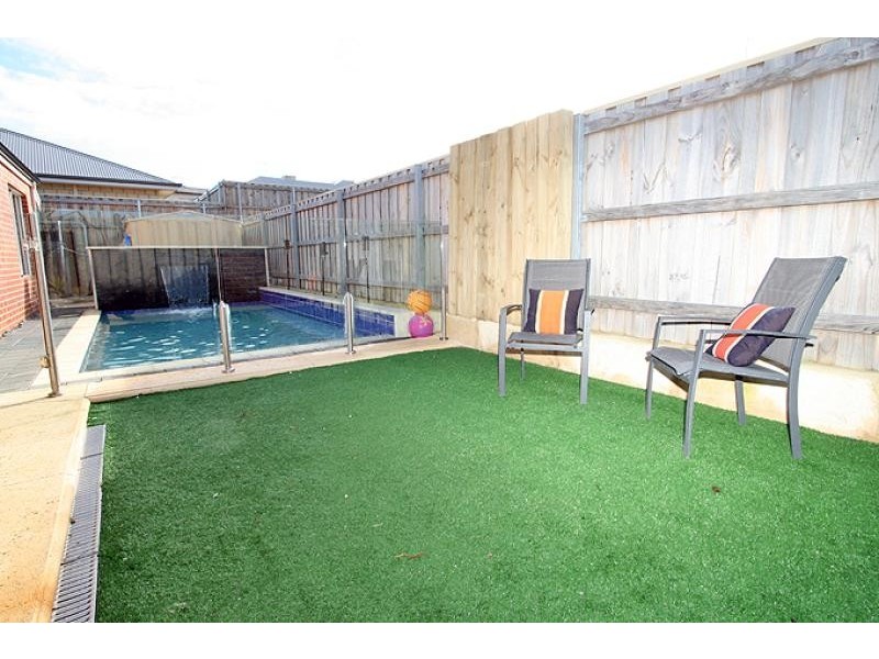 7 Drosera Turn, Halls Head WA 6210