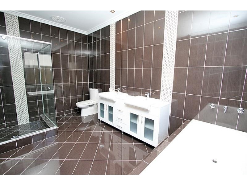 5 Buttercup Parkway, Halls Head WA 6210