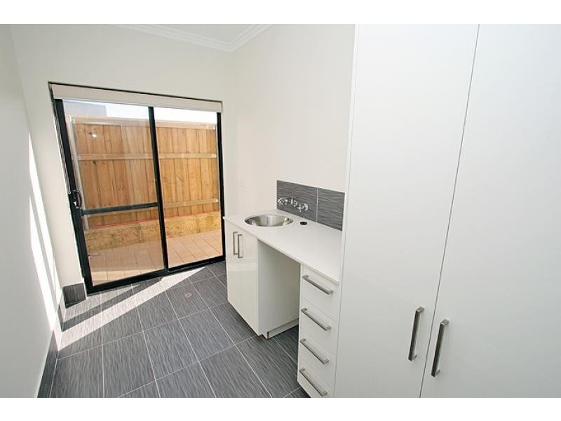 5 Buttercup Parkway, Halls Head WA 6210