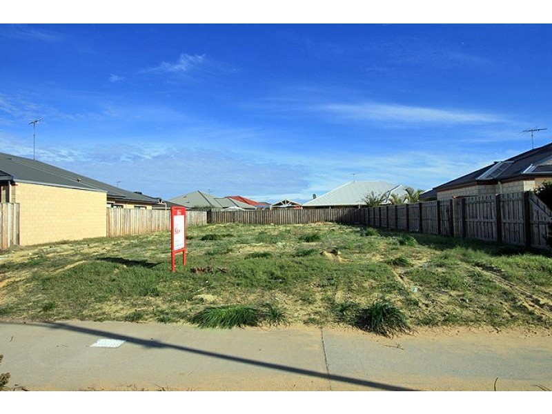 198 Peelwood Parade, Halls Head WA 6210