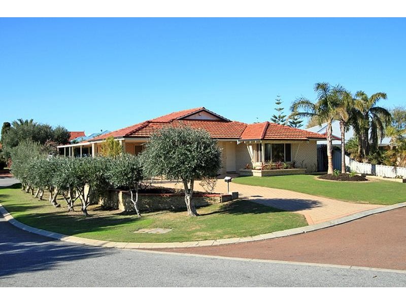 7 Noosa Court, Halls Head WA 6210