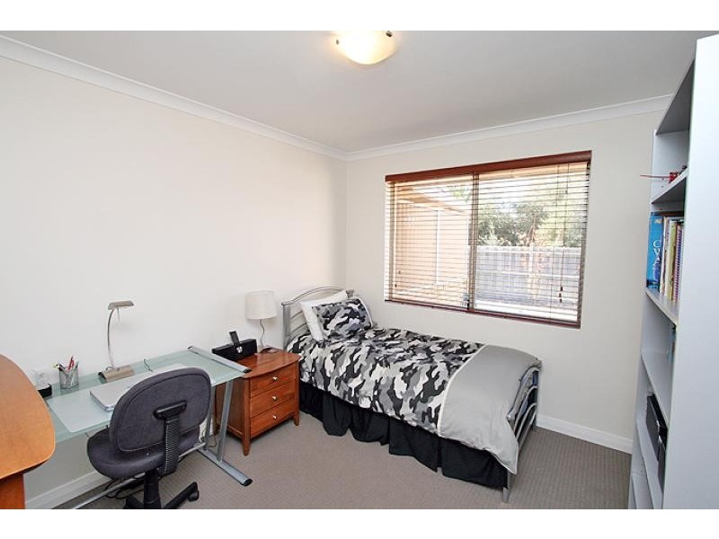 7 Noosa Court, Halls Head WA 6210