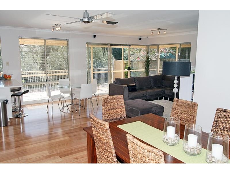 7 Noosa Court, Halls Head WA 6210