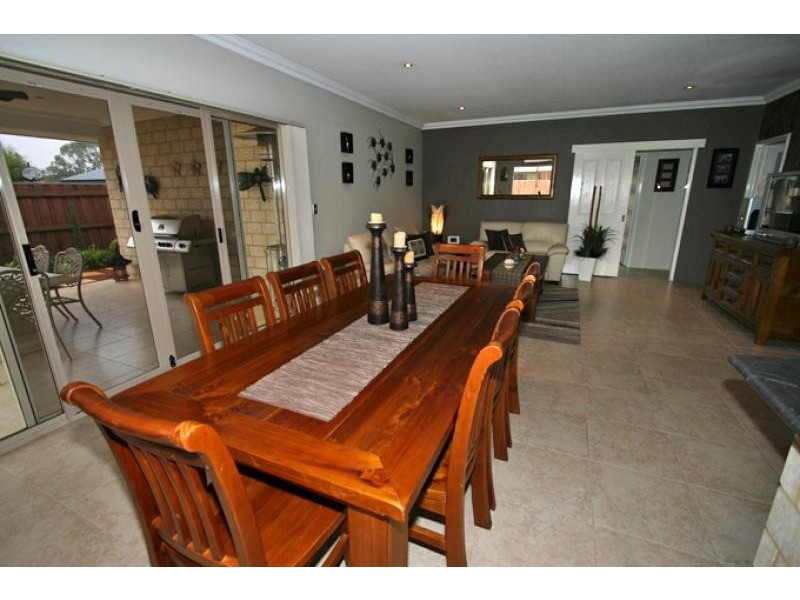 40 Chatsworth Drive, Erskine WA 6210