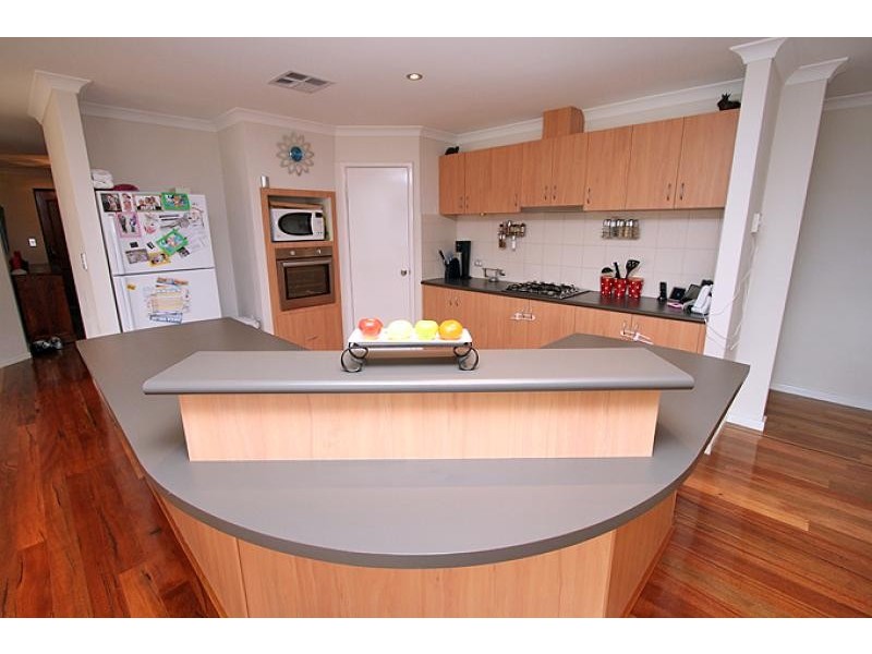 7 Sandbridge Way, Meadow Springs WA 6210