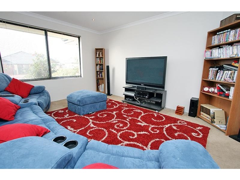 7 Sandbridge Way, Meadow Springs WA 6210