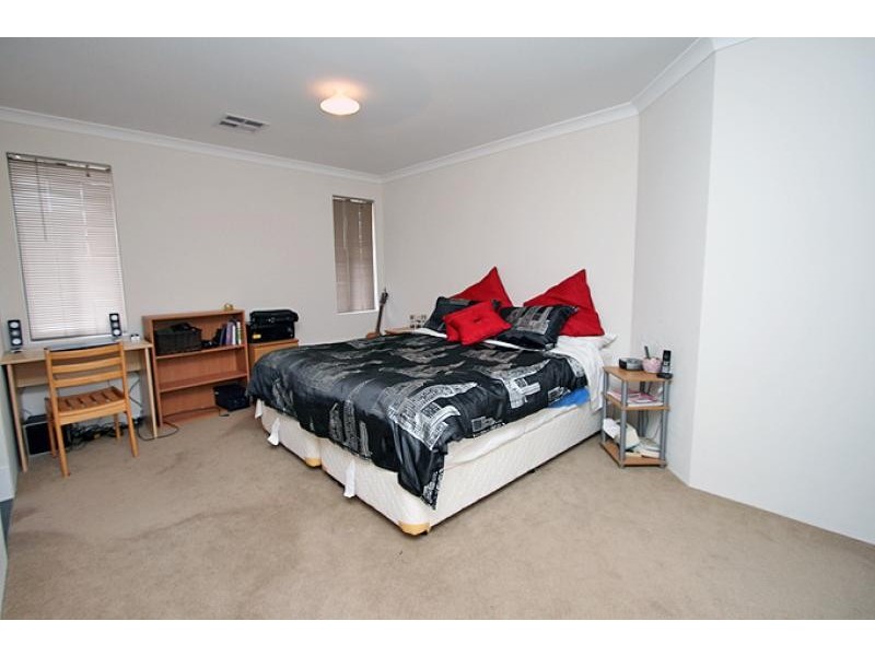 7 Sandbridge Way, Meadow Springs WA 6210