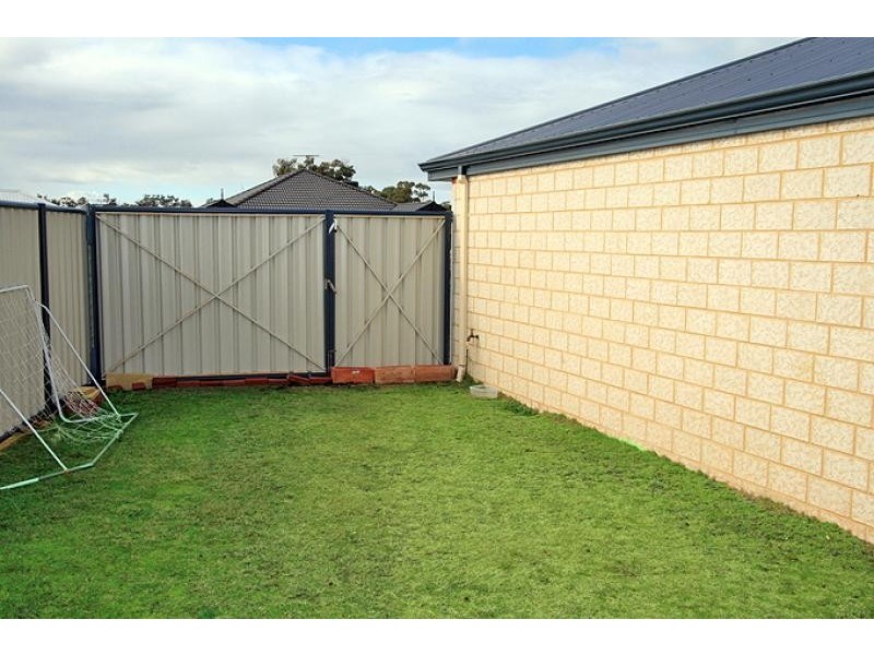 7 Sandbridge Way, Meadow Springs WA 6210