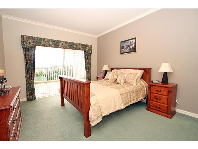 28 Hibbertia Follow, Halls Head WA 6210