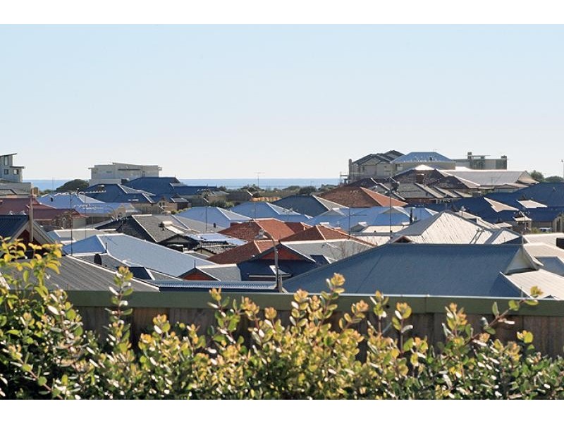 28 Hibbertia Follow, Halls Head WA 6210