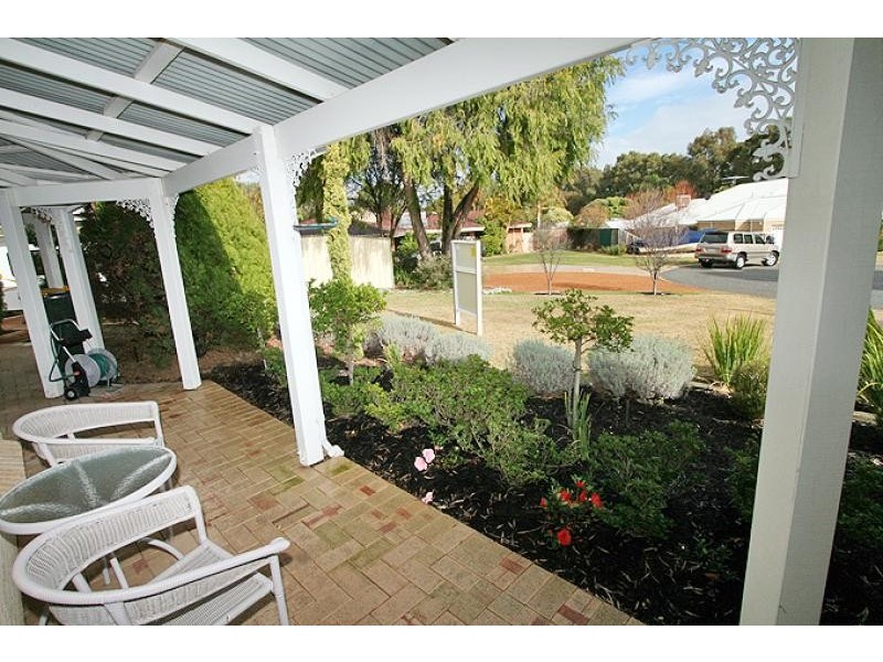 3 Reid Close, Halls Head WA 6210
