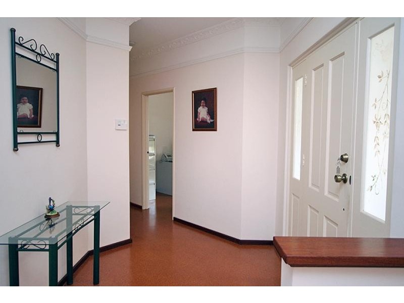 3 Reid Close, Halls Head WA 6210