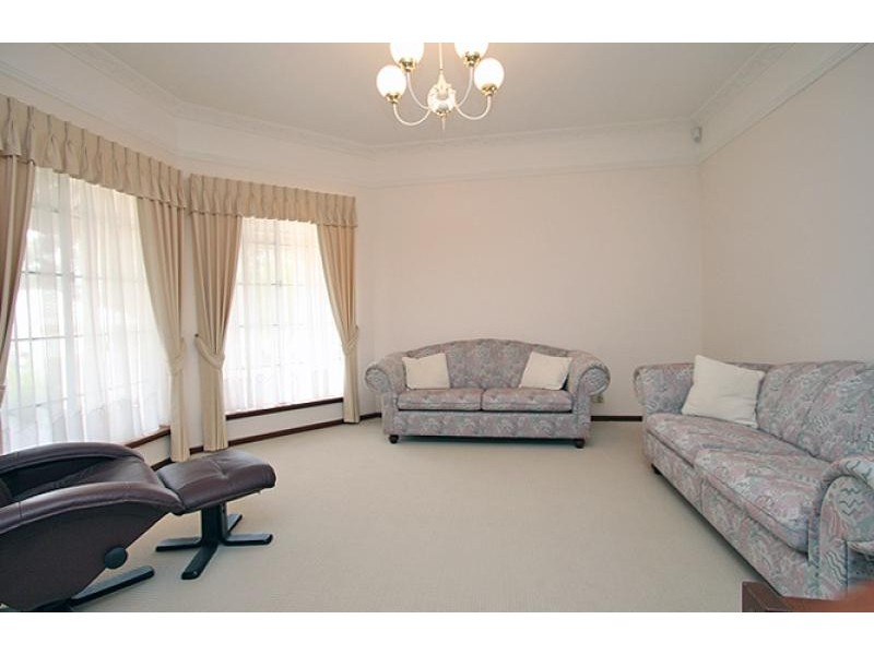 3 Reid Close, Halls Head WA 6210